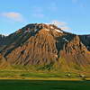 montagnes dominant la vallée Bjarnardalur au fond de l'Onundarfjordur