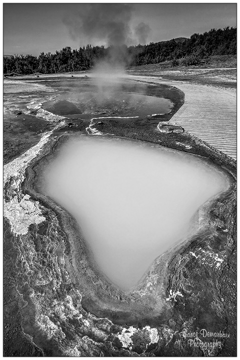 Source chaude Blesi &agrave; Geysir