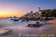 Phare de Pontusval au cr&eacute;puscule