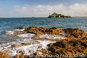 L'&Icirc;le Lou&euml;t se trouve au large de Carantec en baie de Morlaix dans le Finist&egrave;re.