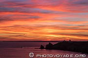 Ciel flamboyant sur la pointe du Toulinguet et la rade de Brest. Presqu'&icirc;le 
de Crozon dans le Finist&egrave;re.