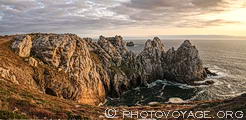Vue panoramique du lieu-dit la Salle Verte &agrave; la Pointe de Pen Hir. Presqu'&icirc;le de Crozon.