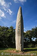 Le menhir de Kerloas est le plus grand de Bretagne. Il est situé à Plouarzel dans le  Finistère et mesure 9,50 mètres de haut.
