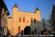 porte médiévale fortifiée Sainte-Croix - Kruispoort gate 
- Kruispoort