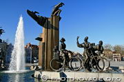 fontaine "Les Cyclistes" sur la place 't Zand