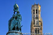 statue des héros de la révolution de 1302, Jan Breydel et Pieter 
De Coninck, devant le Beffroi