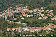 vue générale du village de Venaco depuis le col de Bellagranajo