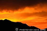 coucher de soleil flamboyant vu depuis le col de Scalella