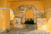 ancienne fontaine lavoir du village d'Erbalunga