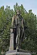 statue du patriote Pascal Paoli sur la place Paoli à Corte