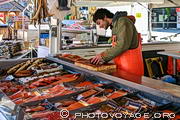 Le marché aux poissons de Torget est un marché couvert qui remonte au XIIe siècle. Vous y trouverez du poisson frais, fumé ou séché, des peaux et des viandes locales (baleine et renne).