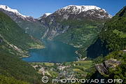 Point de vue de Flydalsjuvet sur Geiranger