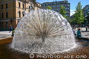 Fontaine publique devant le th&eacute;&acirc;tre national