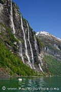 Cascade des 7 soeurs bordant le Geirangerfjord