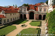 le jardin Ledebour est un des jardins baroques situés sous le château 
- Ledeburská zahrada
