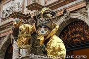 Masque et costume du carnaval de Venise 2018