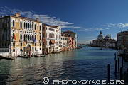 Vue sur le Grand Canal depuis le pont de l'Acad&eacute;mie