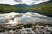 Lac Storeskardvatnet dans la vall&eacute;e de Hemsedal