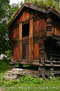 Exemple de maison typique norvégienne conservée au musée folklorique d'Oslo.